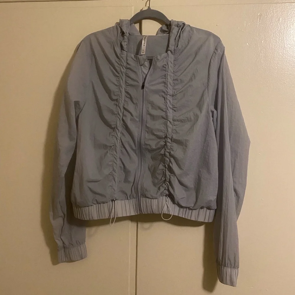 NWOT FABLETICS Donovan ruched light cover up windbreaker perfect after workout! - Picture 2 of 11